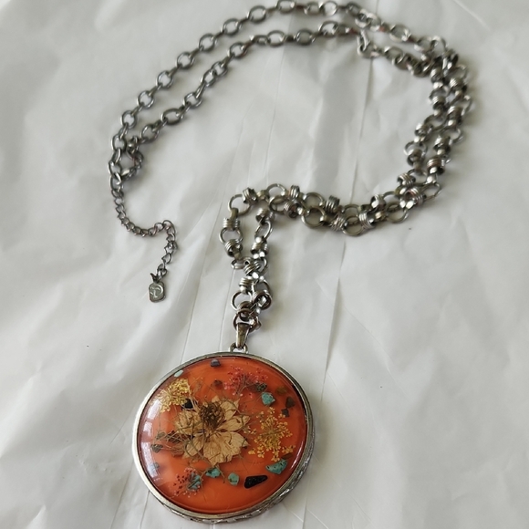 Elegant Orange and Silver Pendant Necklace - Picture 1 of 13